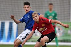 英雄联盟总决赛-俄罗斯足球冠军杯比赛结束，新冠军笑傲赛场