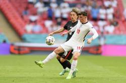 -对峙对决，欧洲足球强队备战战略谨慎的简单介绍