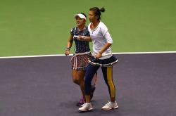 英雄联盟总决赛-日本队险胜泰国队，黄鸭组合状态火热