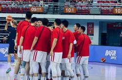 英雄联盟总决赛门票-球员们为国际篮球锦标赛做好准备