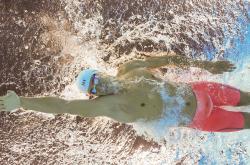 -北欧寒风袭圣西罗，萨内魔术手导演丹麦与米兰的绿茵博弈