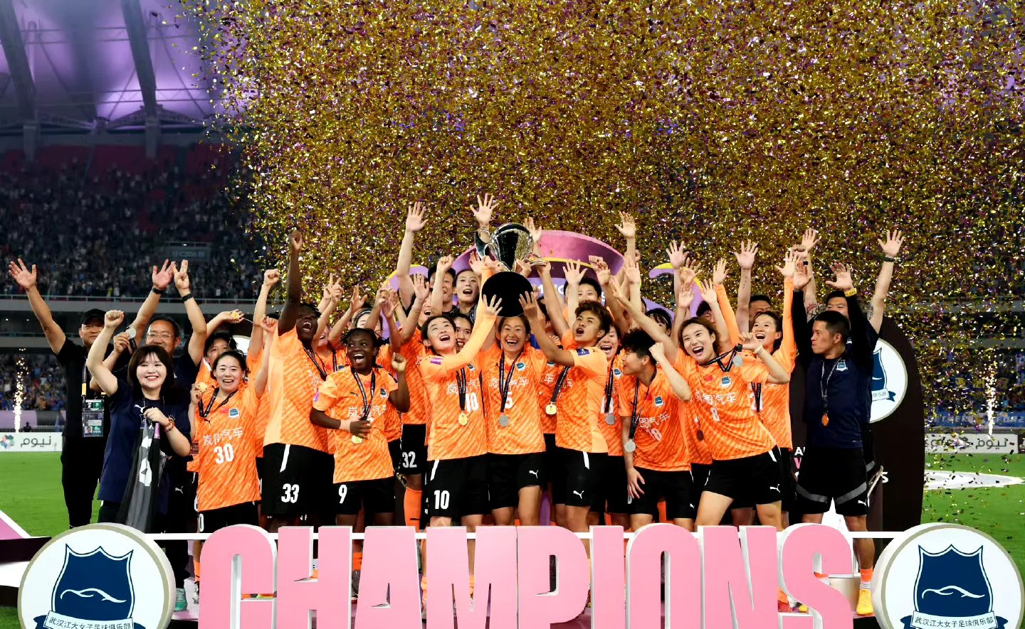 亚洲巨星点燃赛场,球队实力碾压对手 亚洲巨星点燃赛场,球队实力碾压对手