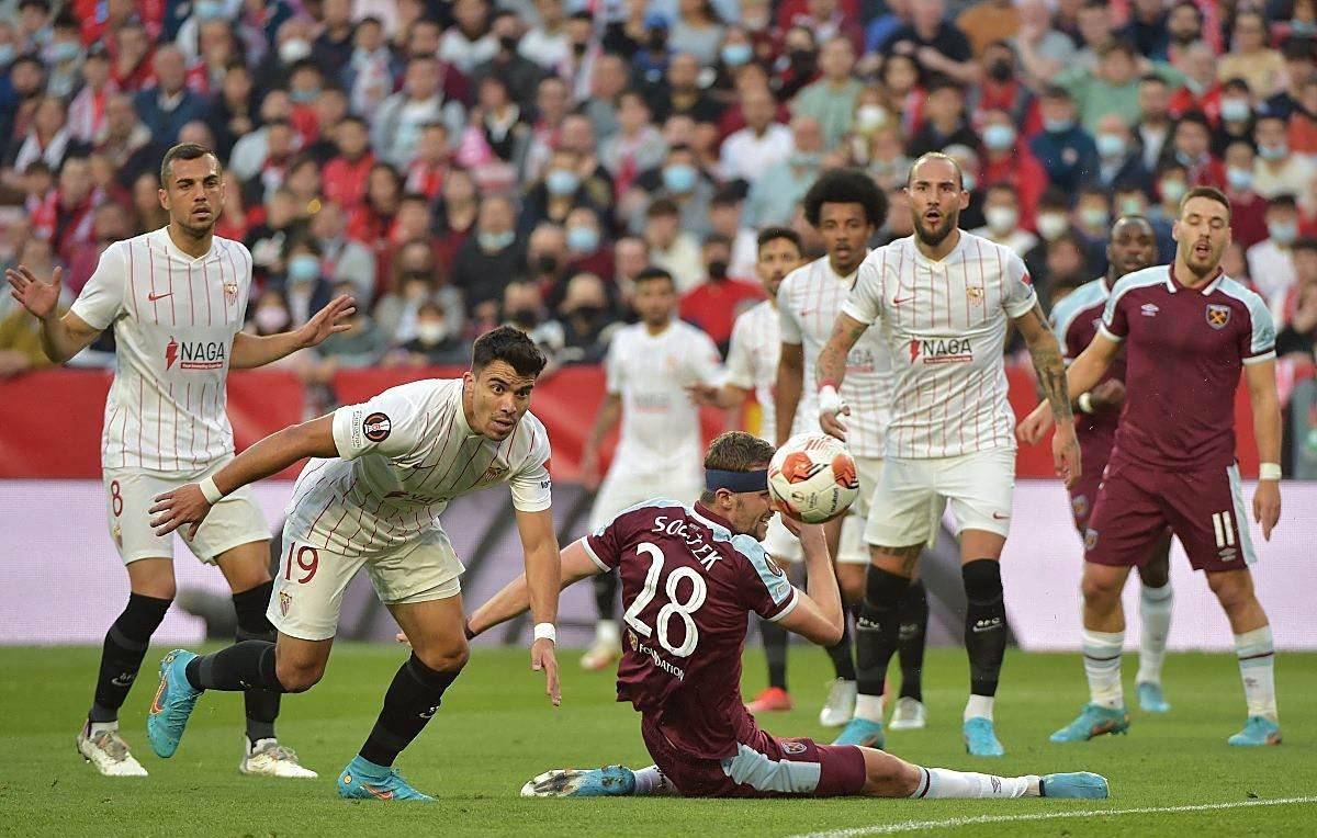 塞维利亚客场取胜，取得赛季首胜