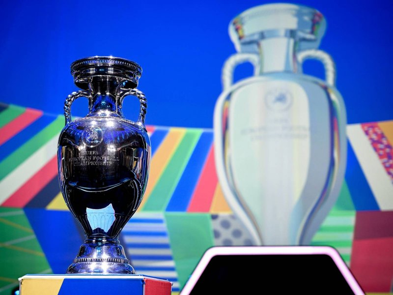 欧洲杯晋级赛争夺席位，球队战绩持续优秀