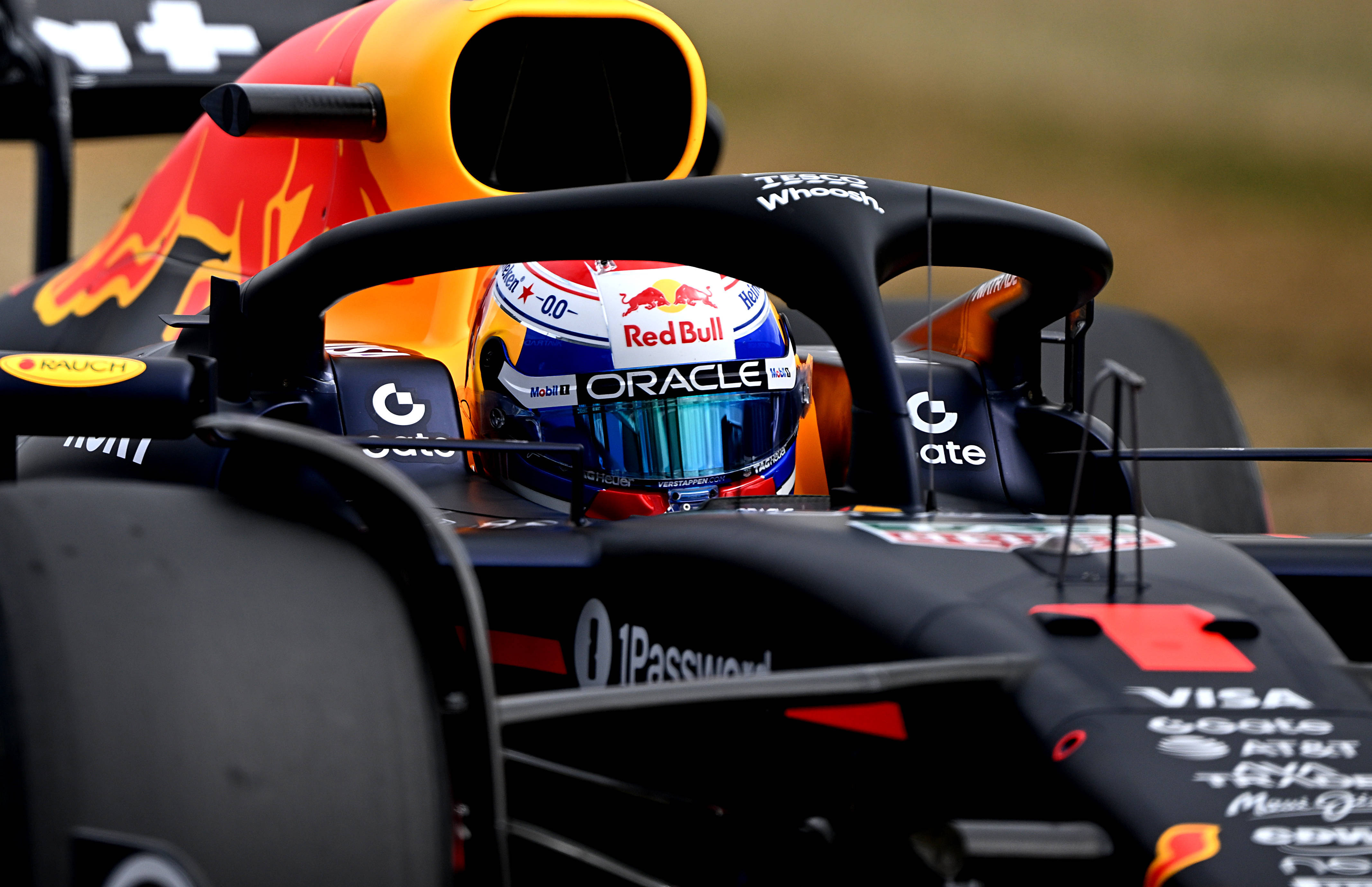 迈凯伦翻盘红牛车队,塞恩斯带队取胜的简单介绍 迈凯伦翻盘红牛车队,塞恩斯带队取胜的简单介绍