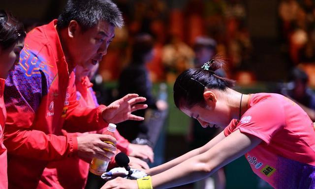 奥地利队碾压英格兰队,马龙扛起全队 奥地利队碾压英格兰队,马龙扛起全队