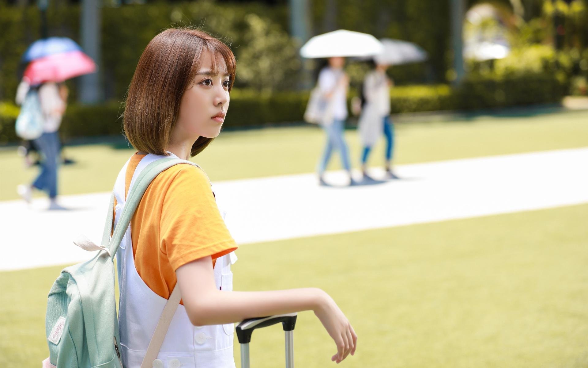 跨界荣耀,安哥拉足球突围那不勒斯,阿劳霍F1街道赛称霸