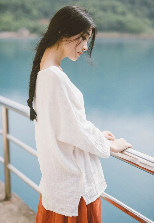 命运的交汇点，当潘塔纳尔雨燕掠过蒙特卡洛的弯墙