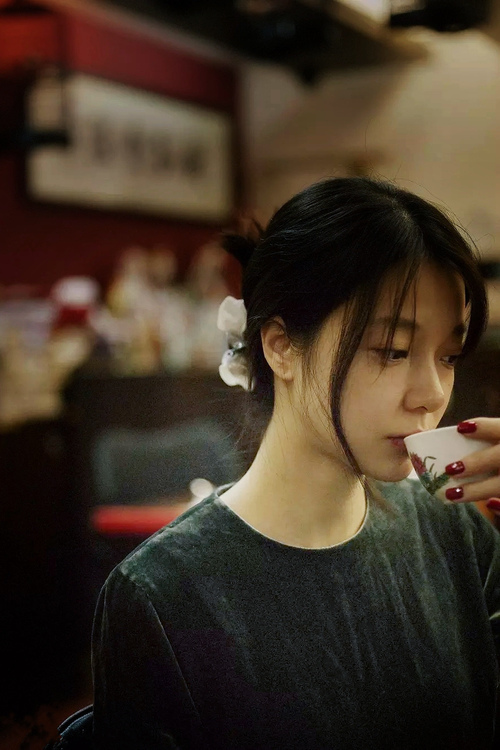 钢铁之躯击溃虚浮宫殿，当范弗利特的冰锥刺穿独行侠的华美穹顶