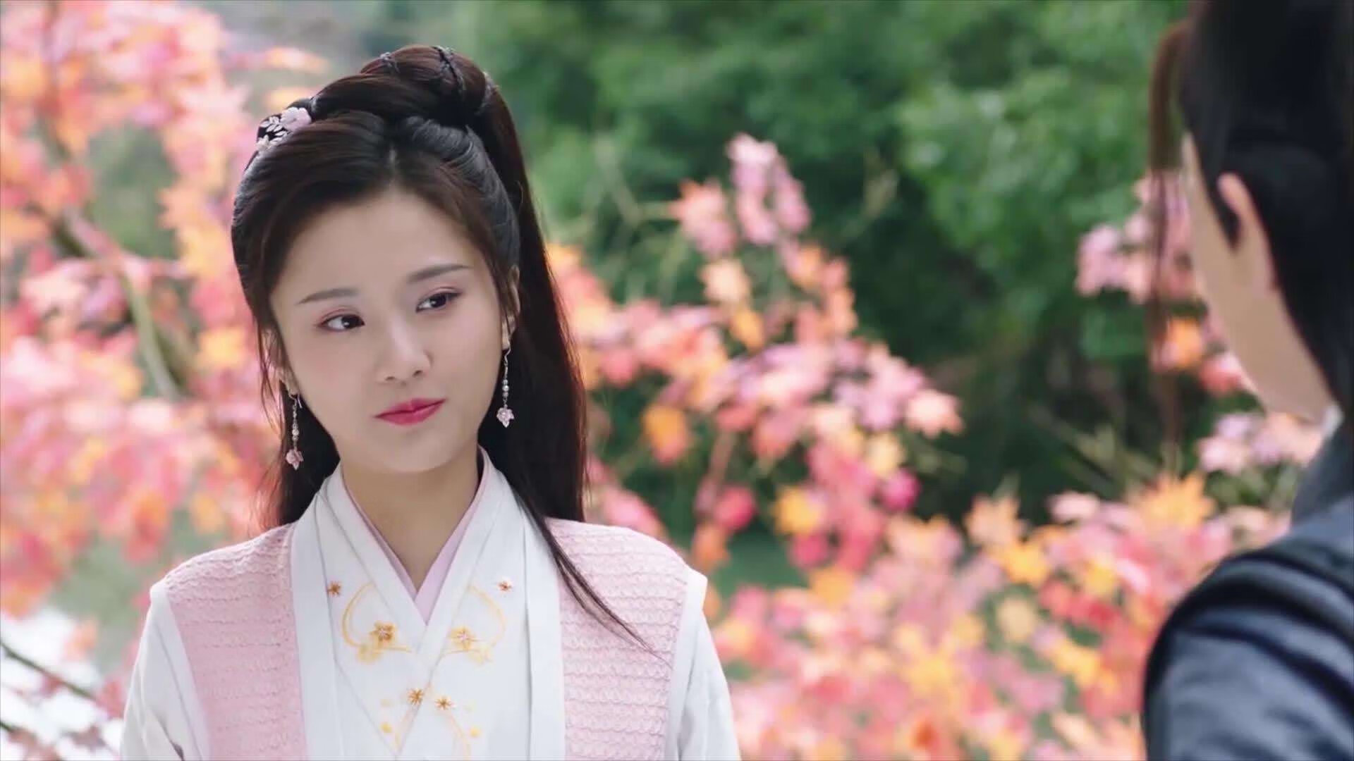 三场揭幕战,虽赛道与赛场不同,竞技之魂相通