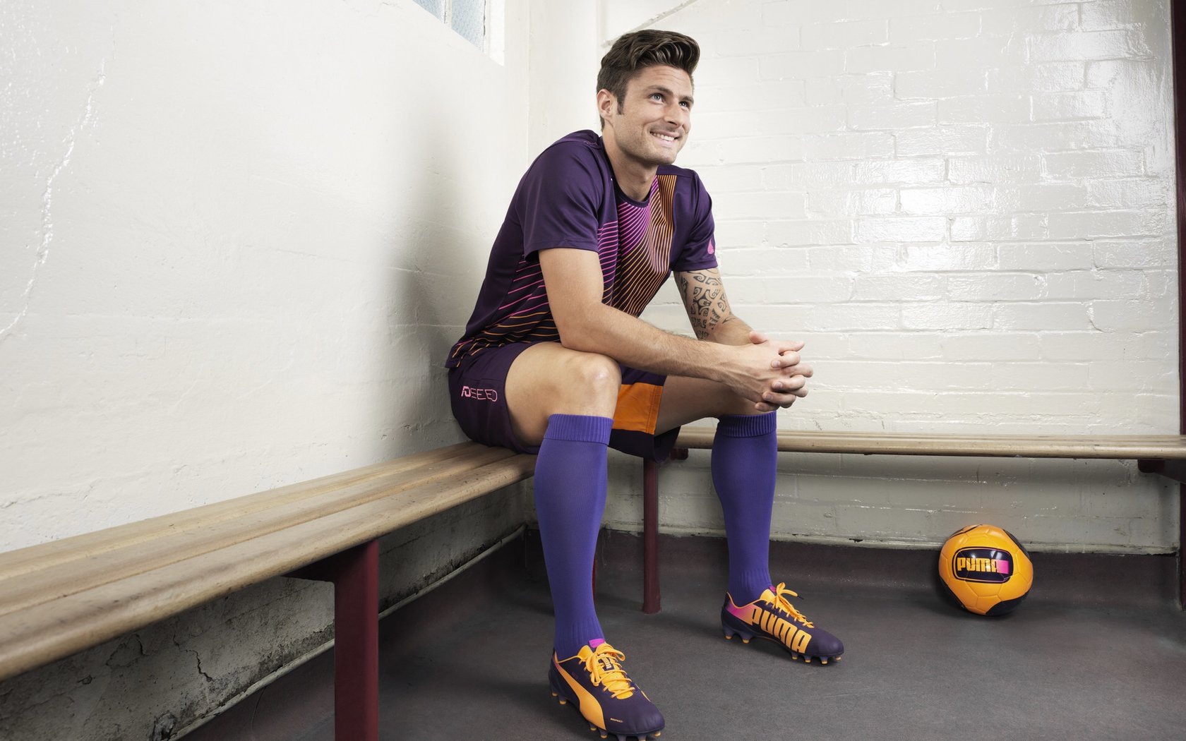 孤胆英雄,罗德里戈一己之力撕碎平衡,马赛与里昂的夜空只属于一位王者